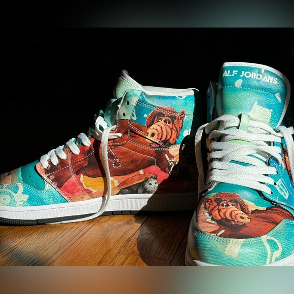 ALF Jordan Sneakers - 80s TV Alien Life Form Shoes - Melmac Dunks - Picture 4 of 4